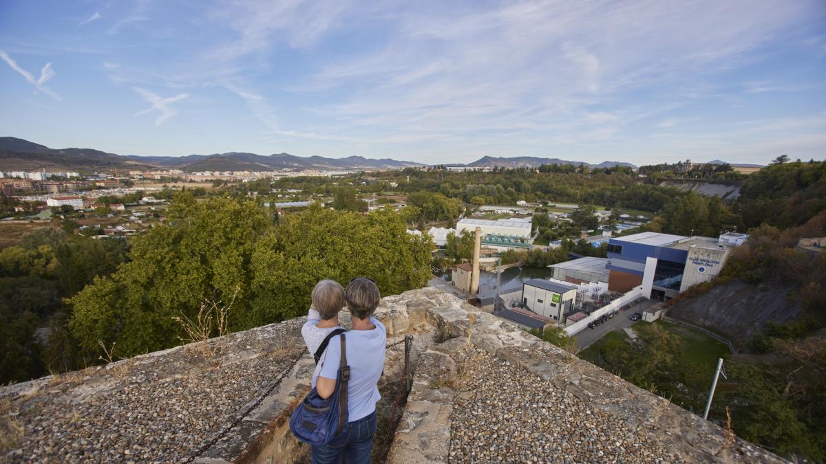 <![CDATA[¿Desde cuándo tiene Pamplona la propiedad de las murallas?]]>