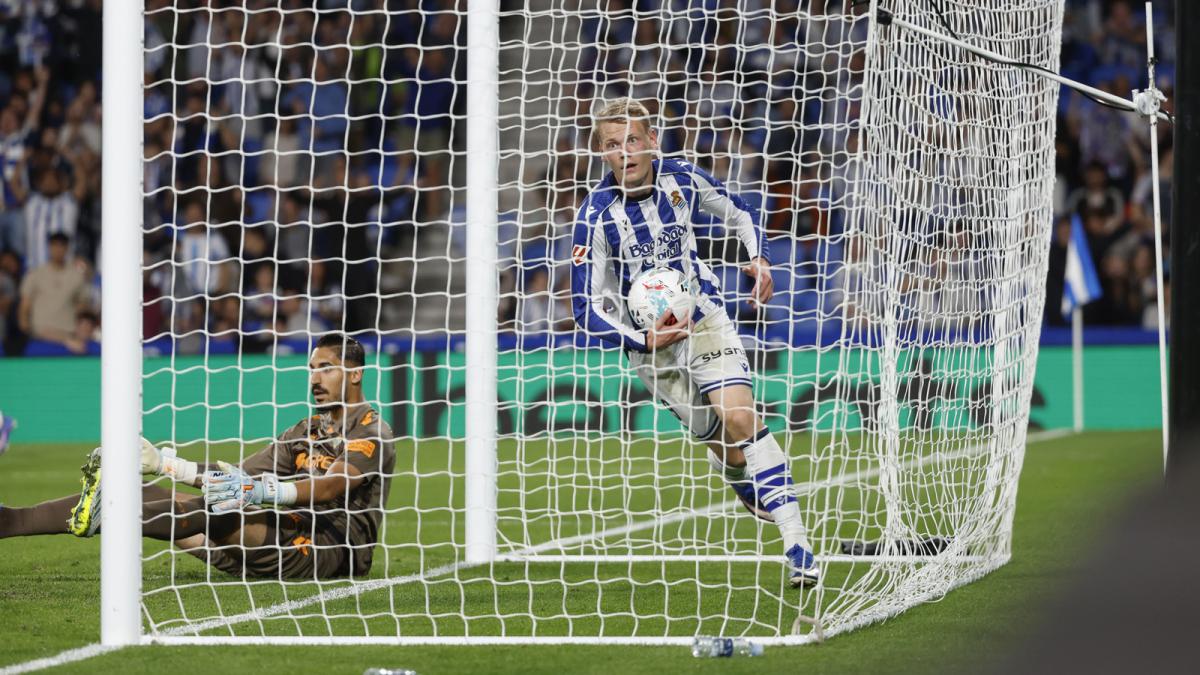 <![CDATA[Oyarzabal, de penalti, rescata un punto para la Real en el añadido]]>