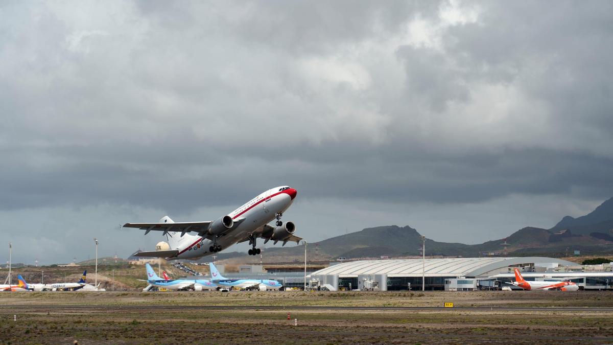 <![CDATA[Fotos del desembarco de los pasajeros del crucero MV Hondius y su traslado al aeropuerto de Tenerife Sur]]>