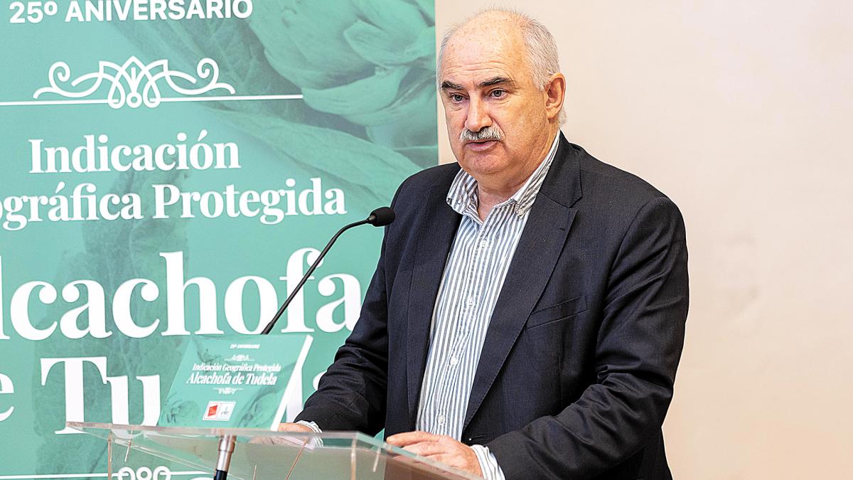 <![CDATA[José Mª Aierdi reduce a una reorganización los cuatro ceses en cinco meses]]>