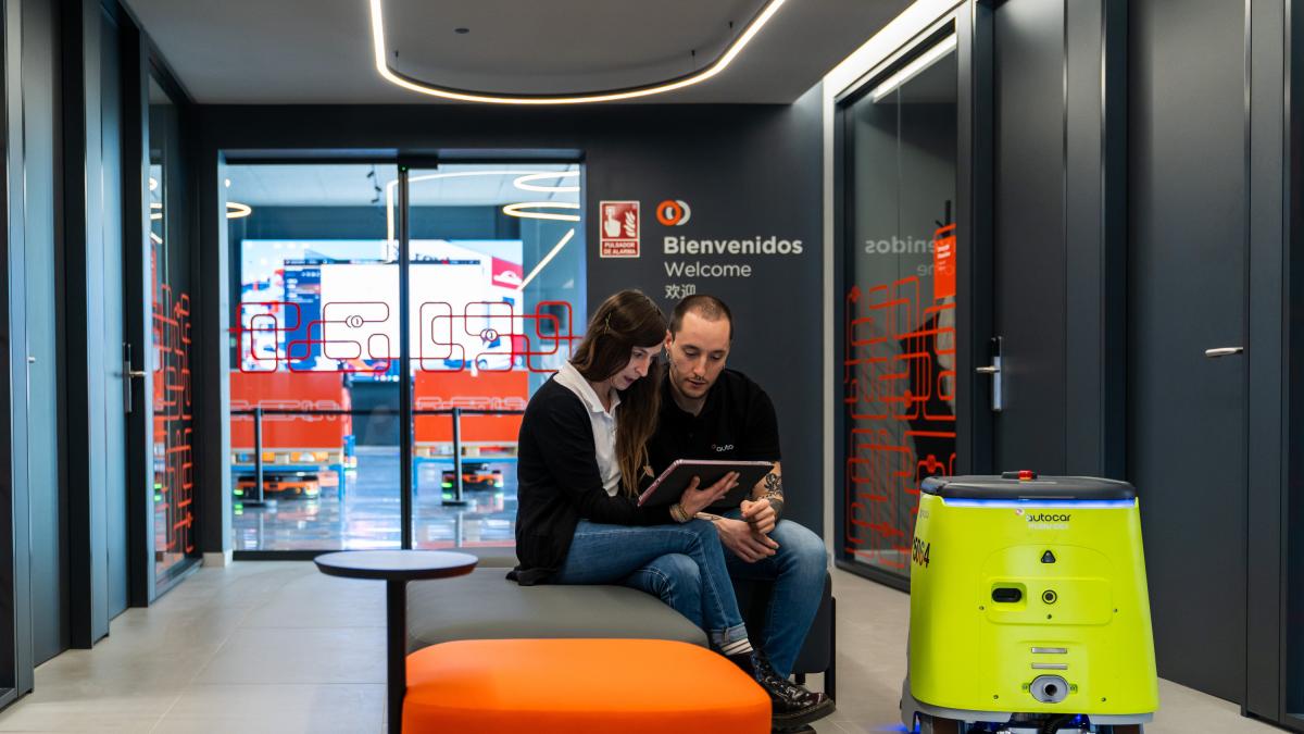 <![CDATA[Robots que limpian solos y máquinas inteligentes: así ganan terreno las soluciones Nilfisk y Pudu de Reybesa en las empresas navarras]]>