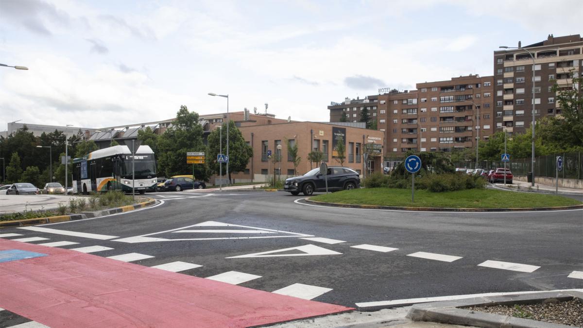<![CDATA[281.000 euros invertidos en la rotonda de Fuente del Hierro con Pedro I: estos son los cambios introducidos]]>