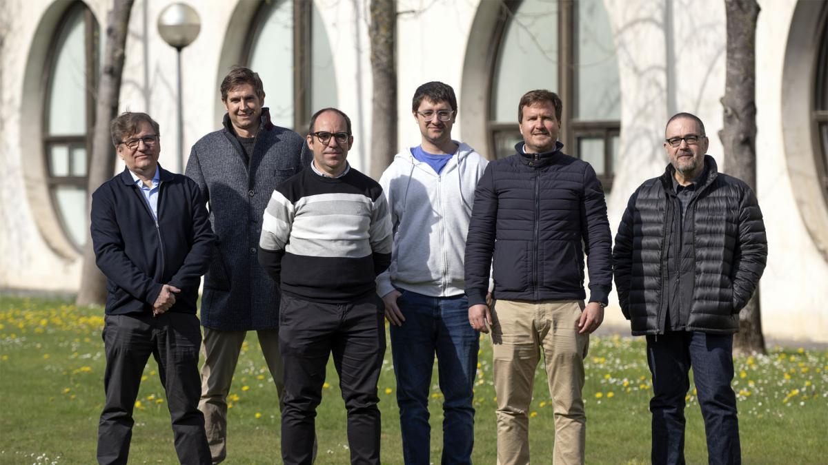 <![CDATA[La Universidad Pública de Navarra y cinco empresas desarrollan una tecnología para reciclar palas de aerogeneradores en el propio parque eólico]]>