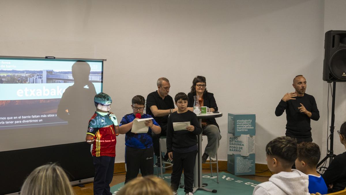 <![CDATA[La polémica de los pisos en Echavacoiz Norte llega al foro de su barrio]]>
