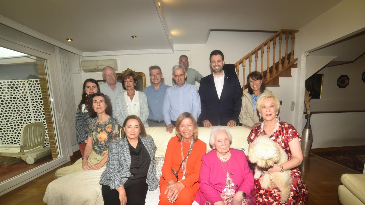 <![CDATA[María Ángeles Olza Elcano, la maestra tejedora de Zizur Mayor que ha cumplido 100 años]]>