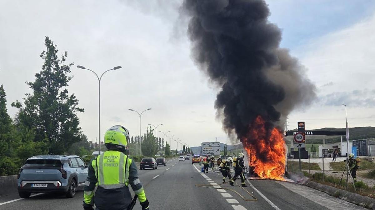 <![CDATA[Polémica por el fuego en otra villavesa la semana pasada]]>