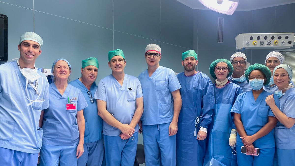 El Hospital Universitario de Navarra culmina con éxito una compleja cirugía que combina …