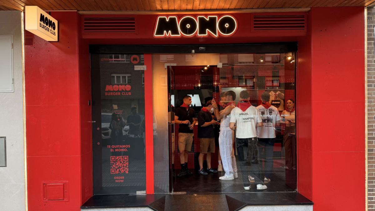 <![CDATA[La llegada de Mono Burger a Pamplona: hamburguesas, pañuelicos y guiños a la gastronomía local]]>