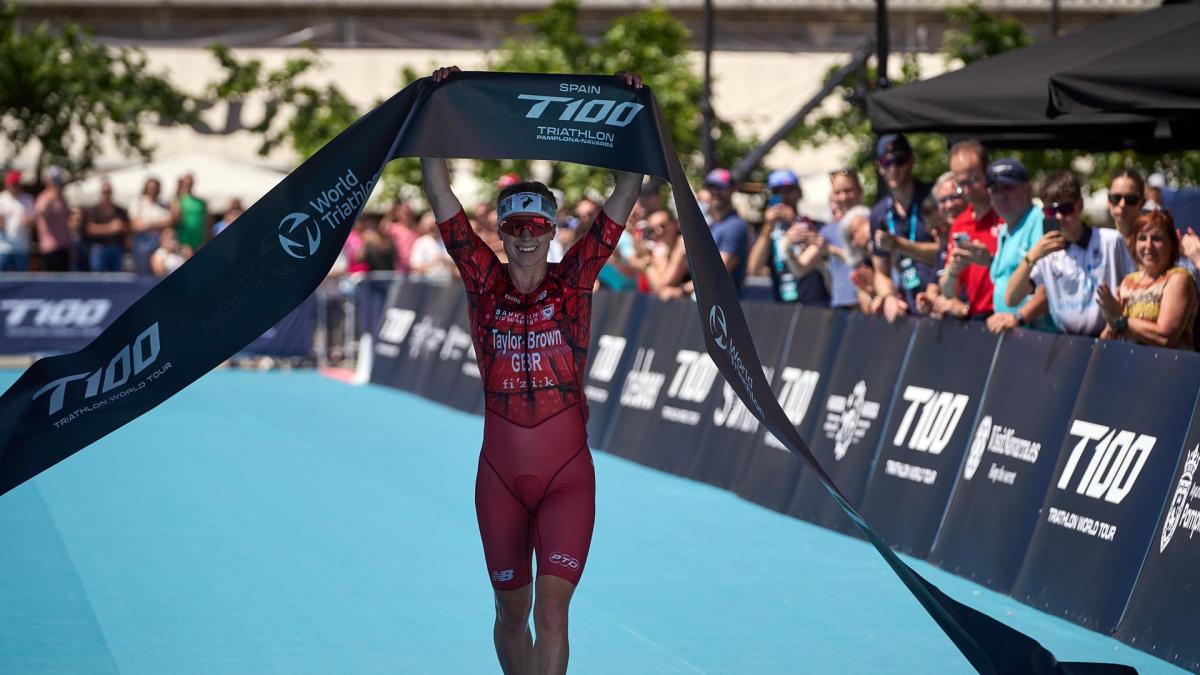<![CDATA[Georgia Taylor-Brown, ganadora del Spain T100 Triathlon Pamplona Navarra]]>