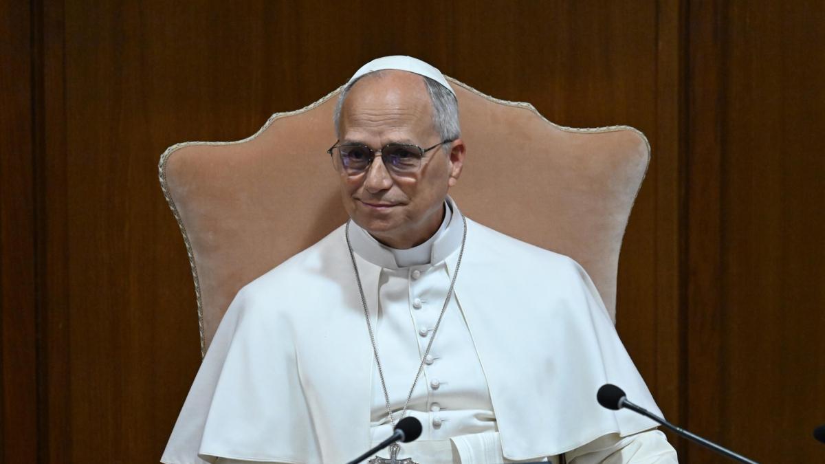 <![CDATA[El Papa aboga en su encíclica por establecer límites de edad para el acceso de los menores a móviles y redes sociales]]>