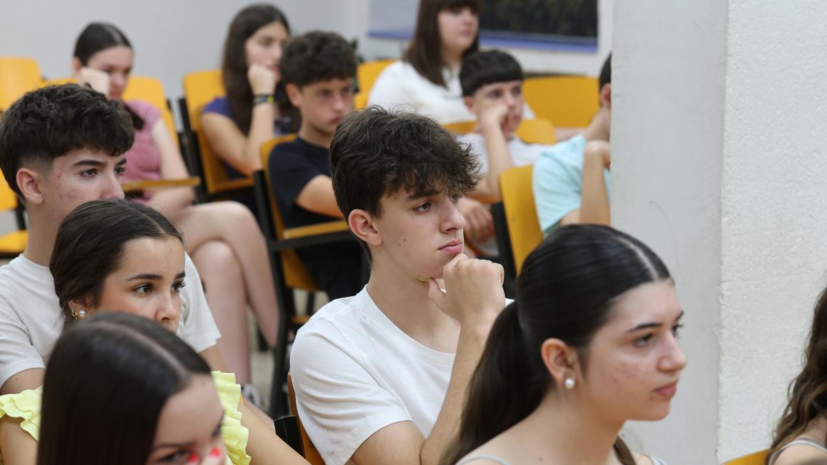 <![CDATA[Escolares de la ESO se interesan por cómo afrontan los jubilados su nueva etapa vital]]>