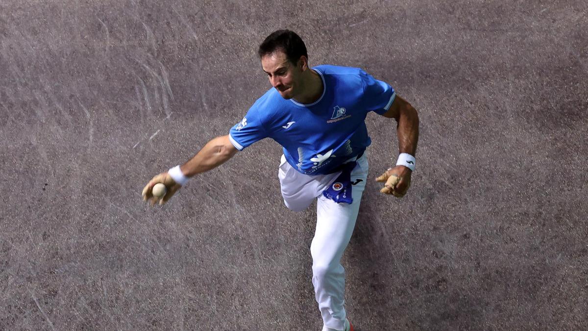 <![CDATA[¿Y qué hace Aspe con el campeón nº74 de la historia?]]>