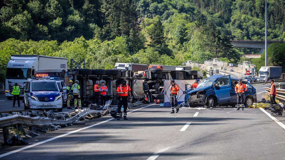 <![CDATA[Los cinco fallecidos en el accidente de tráfico en Elgoibar: policías forales con amplia experiencia]]>