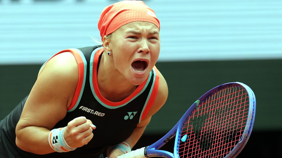 <![CDATA[La rusa Shnaider derrumba a la gigante Sabalenka]]>