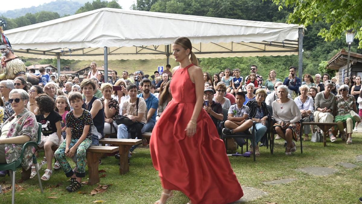 <![CDATA[Ituren, pasarela de moda este sábado con 16 diseñadores emergentes y 24 modelos profesionales]]>