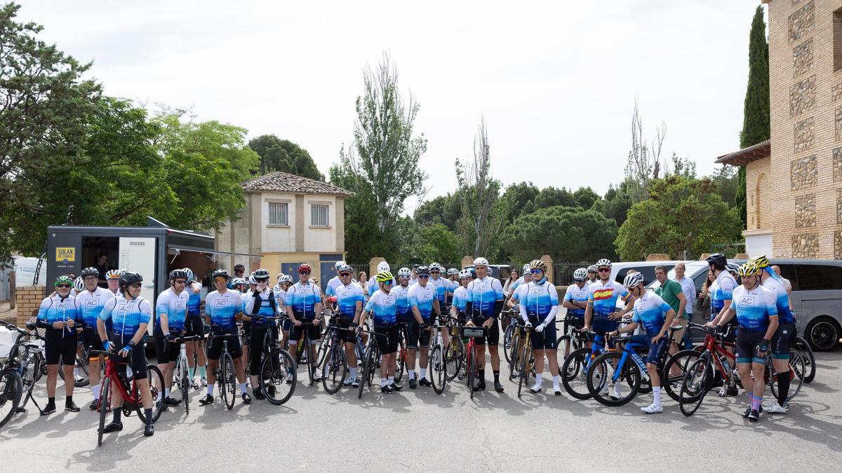 <![CDATA[Cerca de 70 ciclistas participan en la XXXVI Ruta Xacobea AC Hotels]]>
