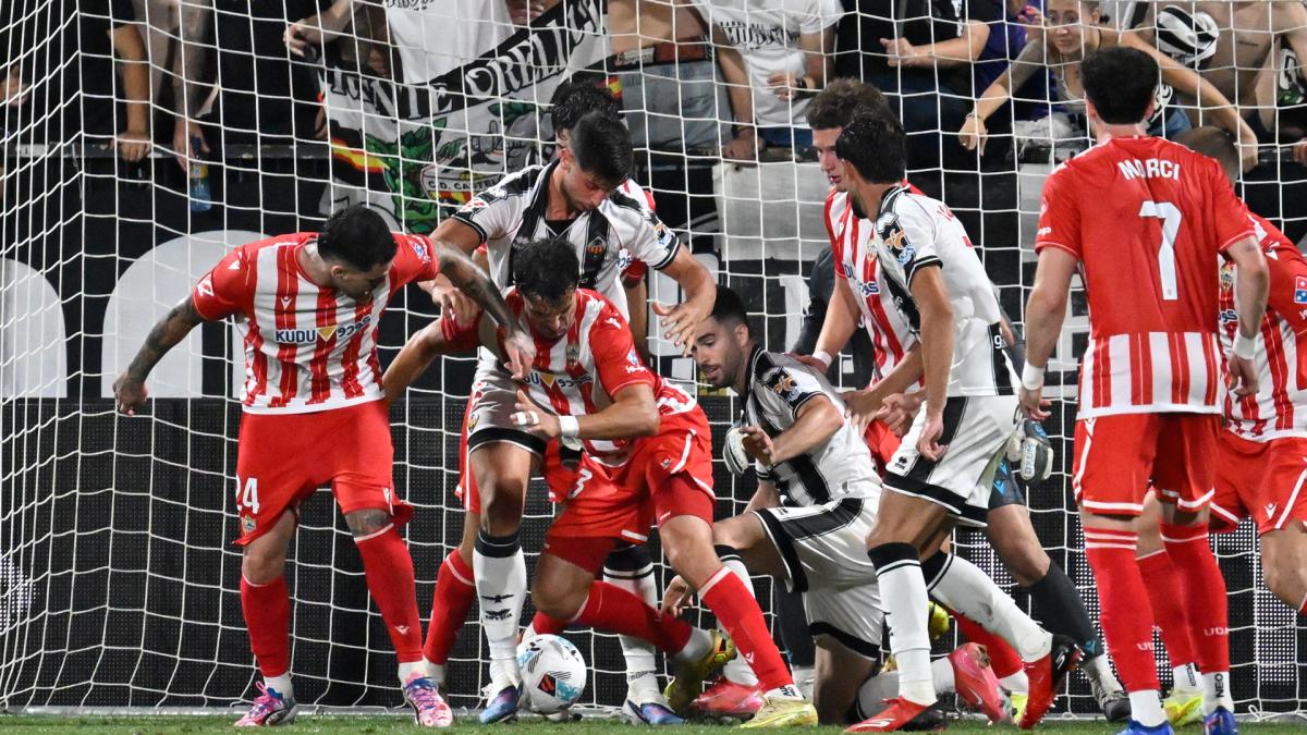 <![CDATA[El empate en Castalia deja todo abierto para la vuelta]]>
