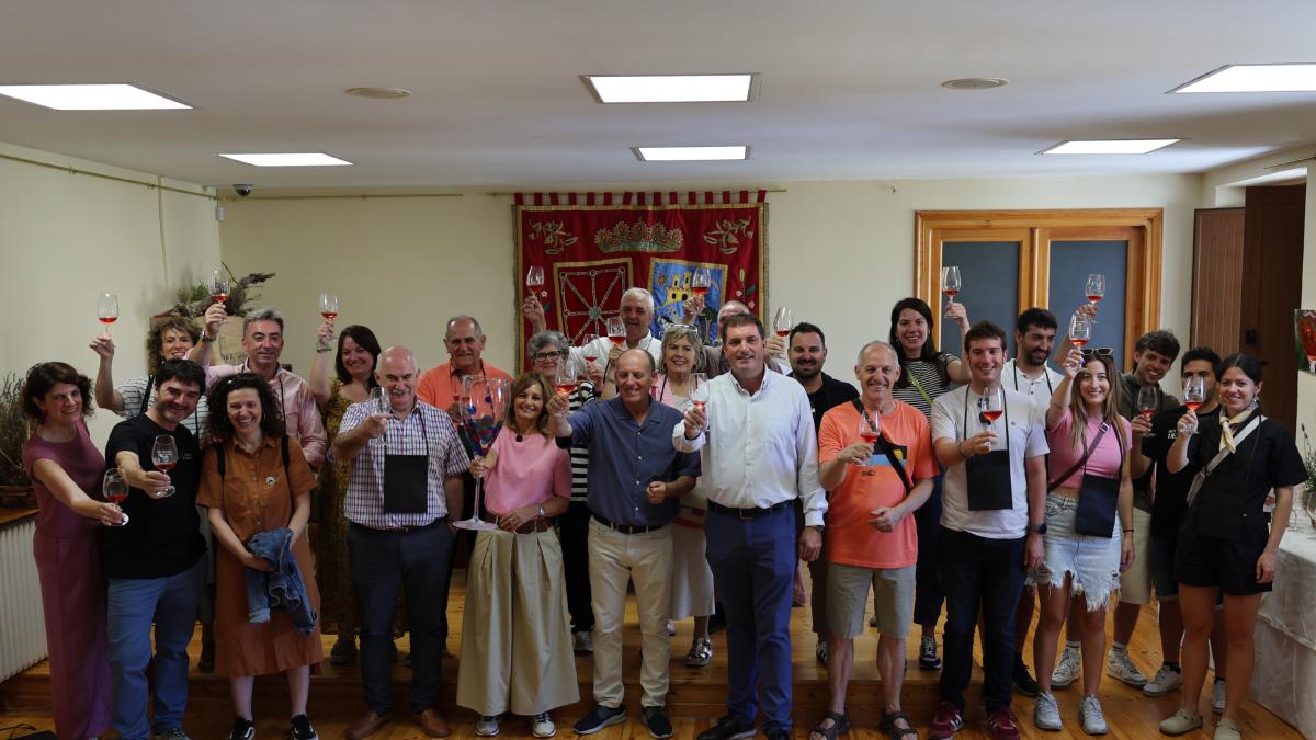 <![CDATA[El rosado de San Martín de Unx seduce en su fiesta 