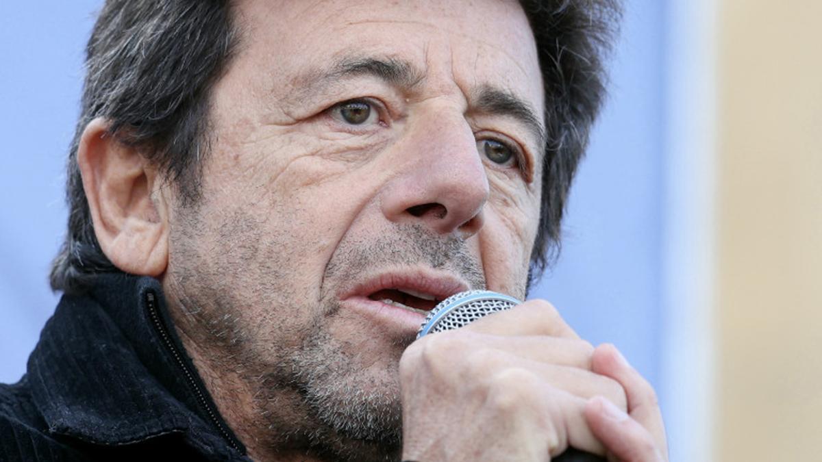 <![CDATA[Patrick Bruel, bajo custodia policial en investigac