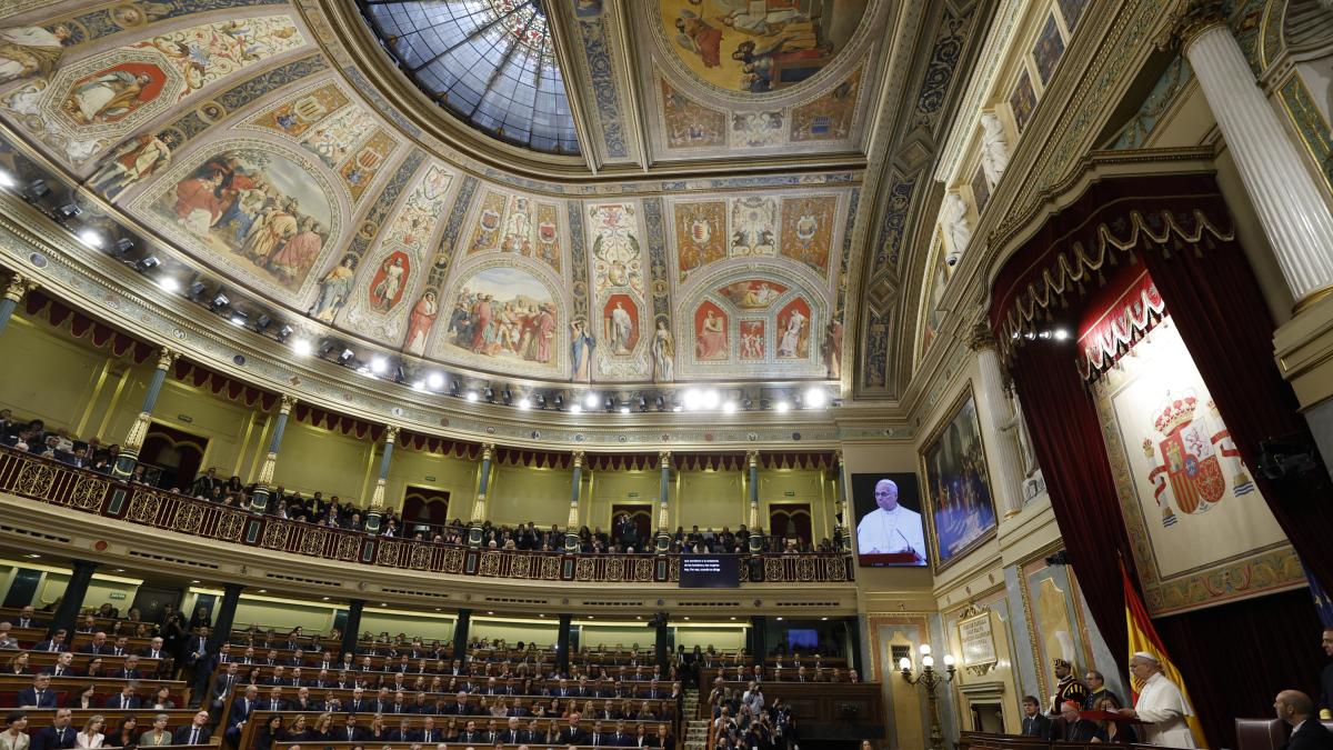 <![CDATA[León XIV critica en el Congreso la "descalificación