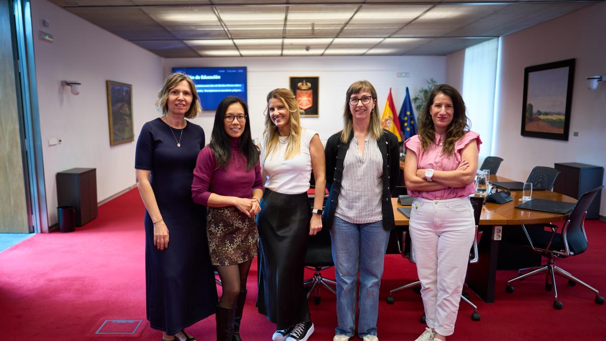 <![CDATA[Adolescencia Libre de Móviles pide aulas sin smartp