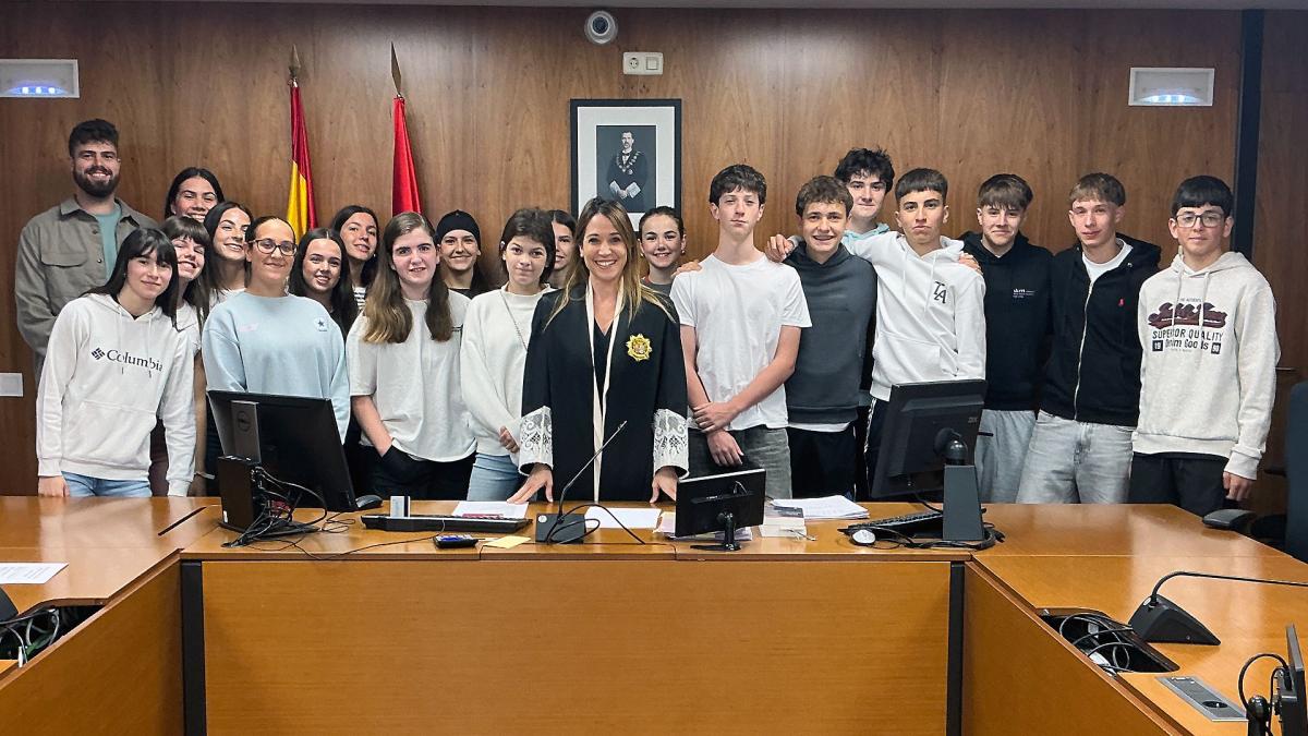 Alumnos de 4º de la ESO del colegio Maristas de Sarriguren c