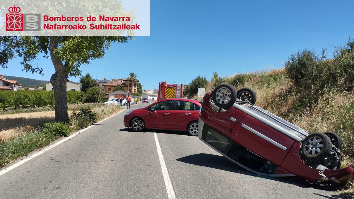 Herido un conductor de 78 años tras salirse de la vía y volc