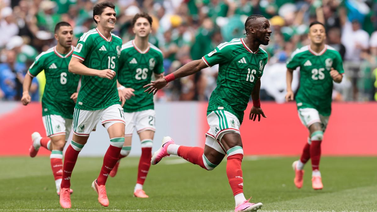 México responde al Azteca con un debut triunfal