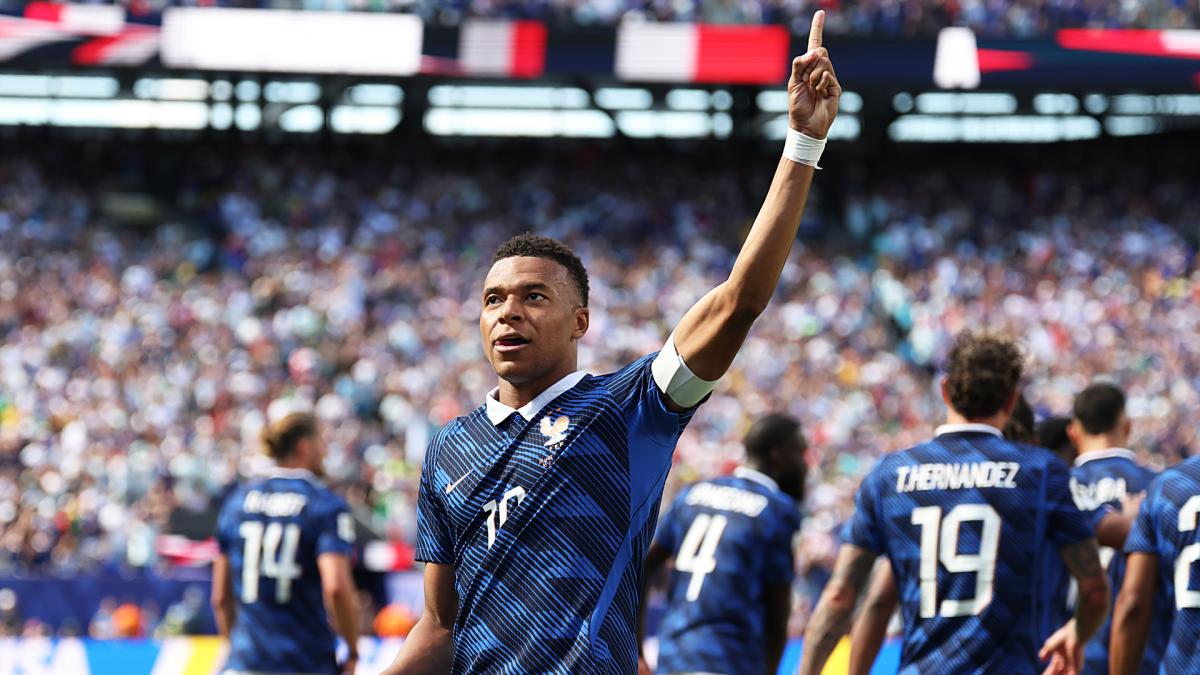Mbappé tilda a una senadora paraguaya de "mujer despreciable e indigna de su cargo"