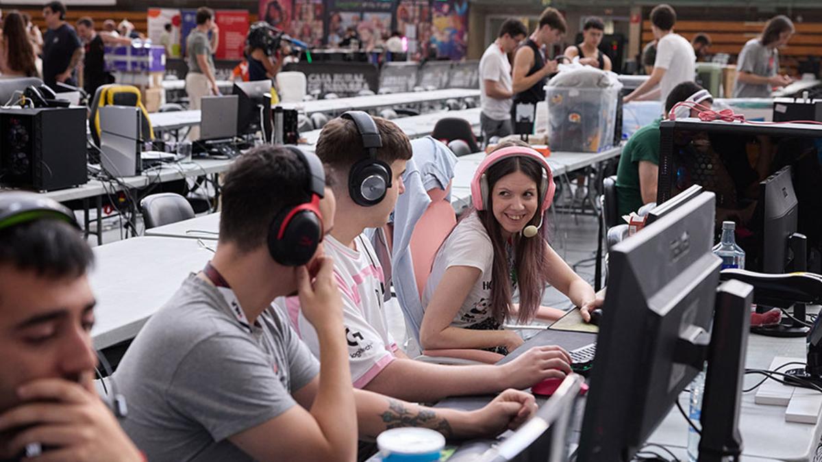 Arranca la Navarra LAN Party que reunirá en la UPNA a casi 500 personas aficionadas a la tecnología