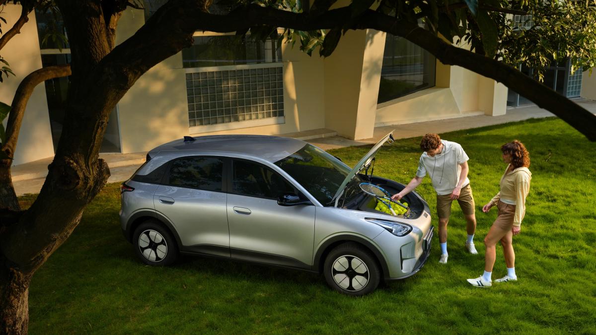 Geely E2 electric hatchback enters the Spanish market