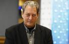Paul Auster dice que le enferma ver cómo Trump alienta la división racial
