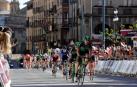Una imagen de la Vuelta a Navarra 2019, con Oier Lazkano entrando en la meta de Sangüesa.