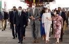 Los reyes Felipe y Letizia junto a la directora de ARCO y el ministro de Cultura, durante la inauguración oficial de la feria.