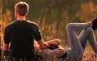 Pareja en un campo