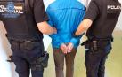 El detenido, conducido por los agentes

13/09/2021