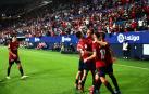 Los jugadores celebran el gol de Kike García ante el Betis