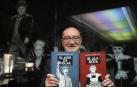 Antonio Altarriba sujeta las dos novelas gráficas sobre la historia de España a partir de las vivencias de sus progenitores: la de su padre El arte de volar y la de su madre El ala rota