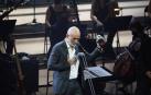 Alfredo Sanzol agradece uno de los premios Max que salió a recoger en la gala de Bilbao