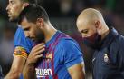 Sergio Agüero abandona el campo en el encuentro de este sábado
