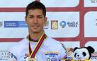 Ioseba Fernández recoge la medalla de oro, la última de su carrera, el jueves en Ibagué
