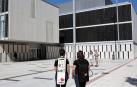 Dos estudiantes se dirigen al Conservatorio en 2019