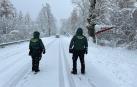 Dos agentes de la Guardia Civil.