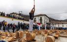 Iker Vicente, el Campeonato Navarro de aizkolaris. JESUS GARZARON