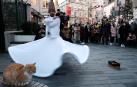 Un derviche, en Estambul (Turquía)