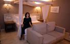 Sara Martínez Sánchez, directora de El Toro y presidenta de la Asociación de Hoteles de Pamplona. Sara, en una de las habitaciones de su hotel, en Berrioplano.