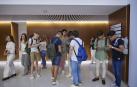 Alumnos de la Universidad de Navarra durante el primer día de curso