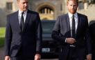 Los príncipes Guillermo y Enrique, con sus respectivas esposas, Catalina y Meghan, en Windsor, tras el fallecimiento de Isabel II.