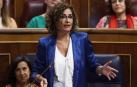 La ministra de Hacienda, María Jesús Montero, interviene durante una sesión plenaria en el Congreso de los Diputados
