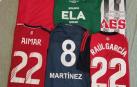 Camisetas de fútbol que se sortearán en el partido solidario